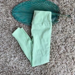 Fabletics Lime Green Workout Leggings (never worn)